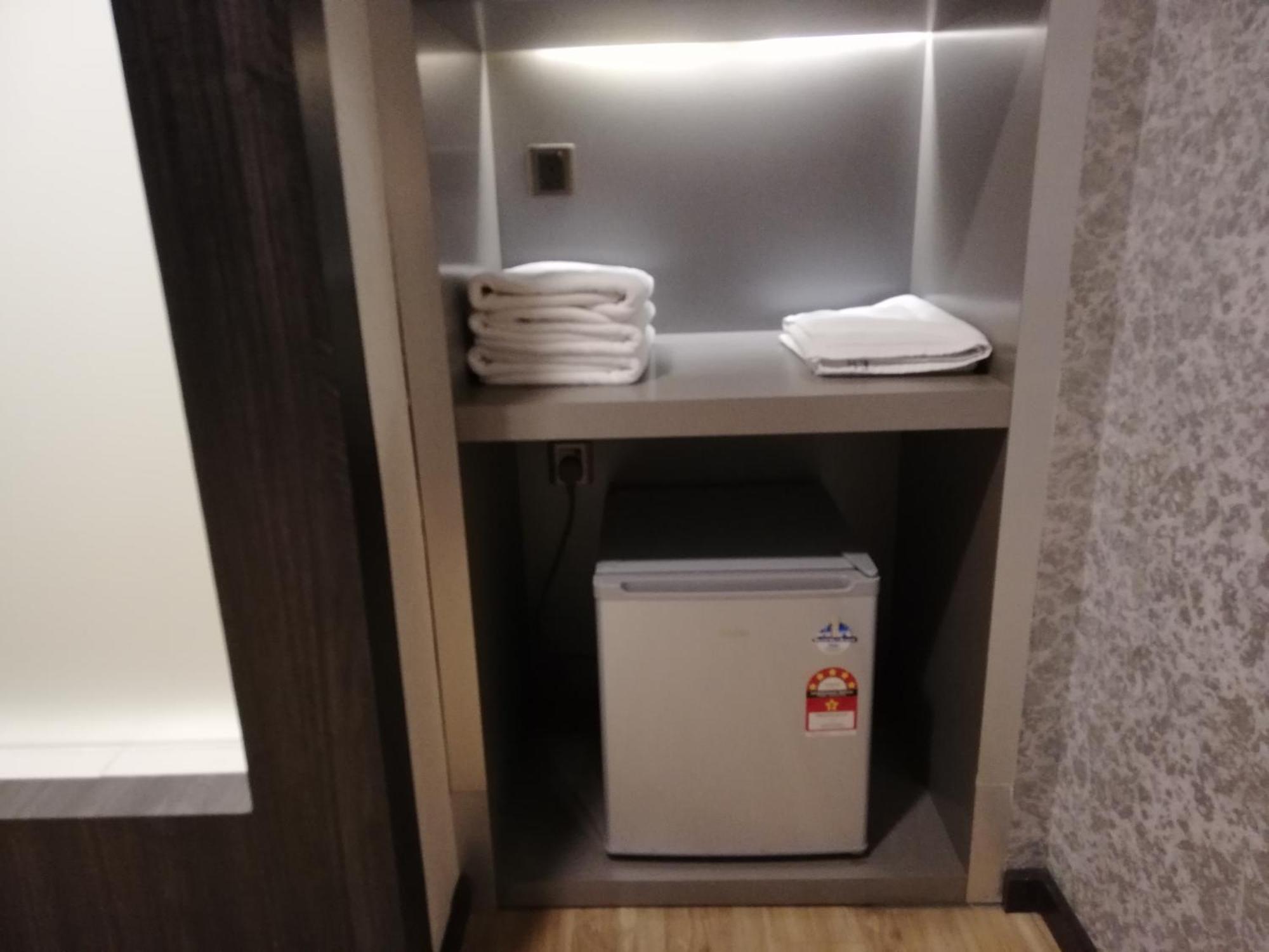 Ease Hotel Kota Kinabalu Kültér fotó