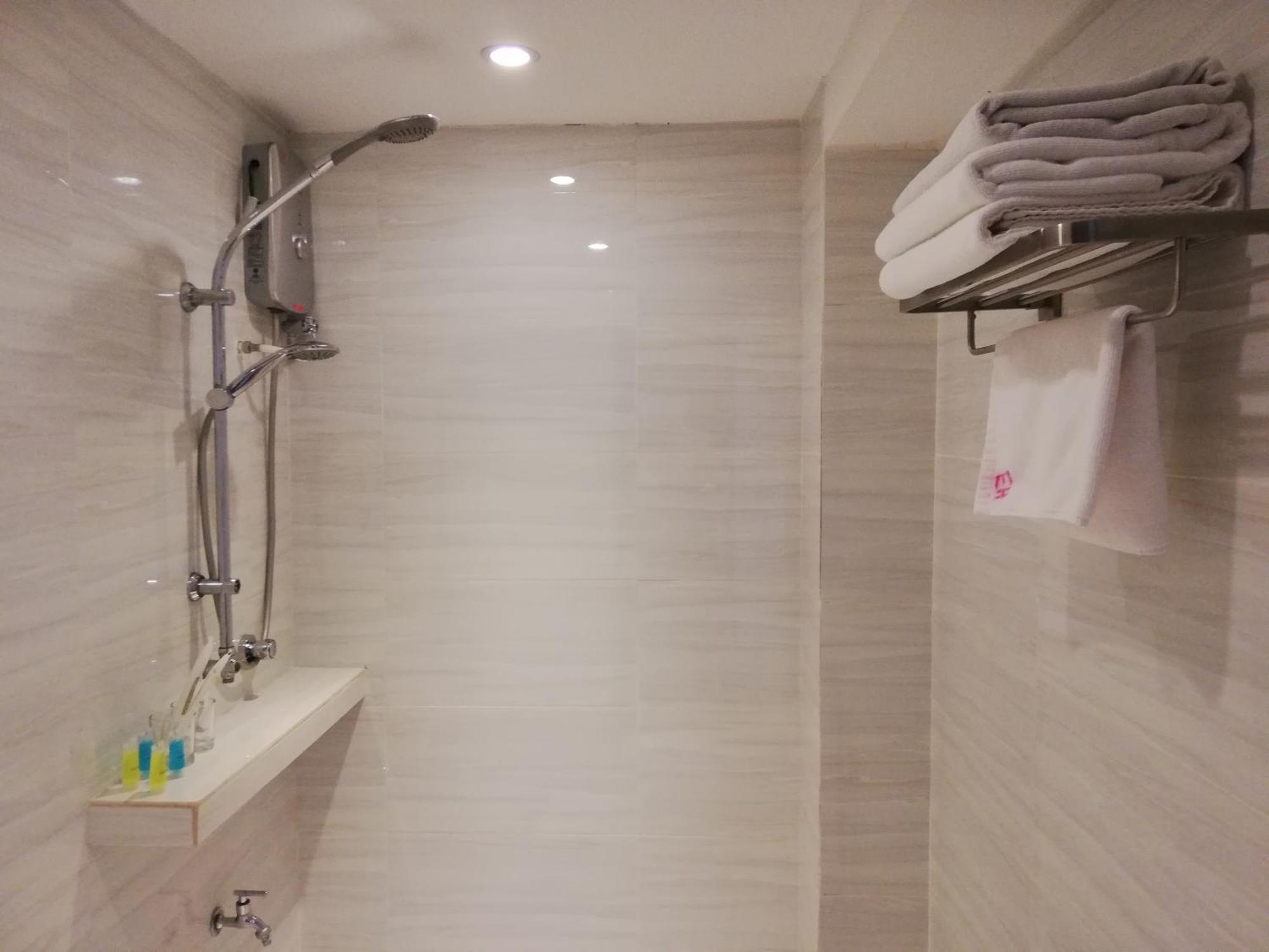 Ease Hotel Kota Kinabalu Kültér fotó