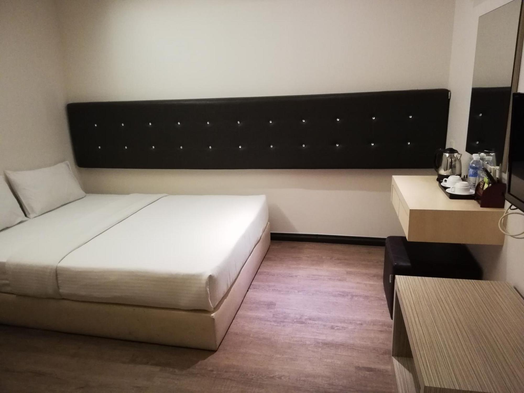 Ease Hotel Kota Kinabalu Kültér fotó
