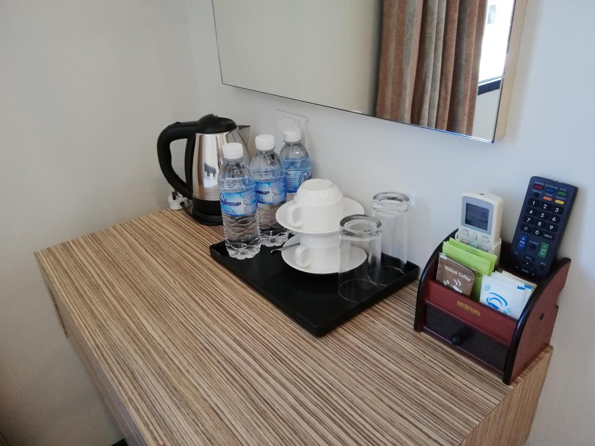 Ease Hotel Kota Kinabalu Kültér fotó