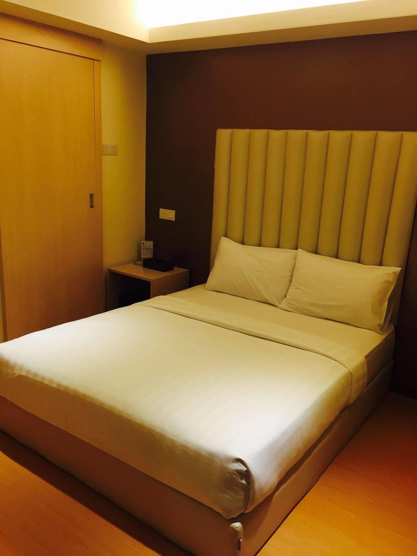 Ease Hotel Kota Kinabalu Kültér fotó