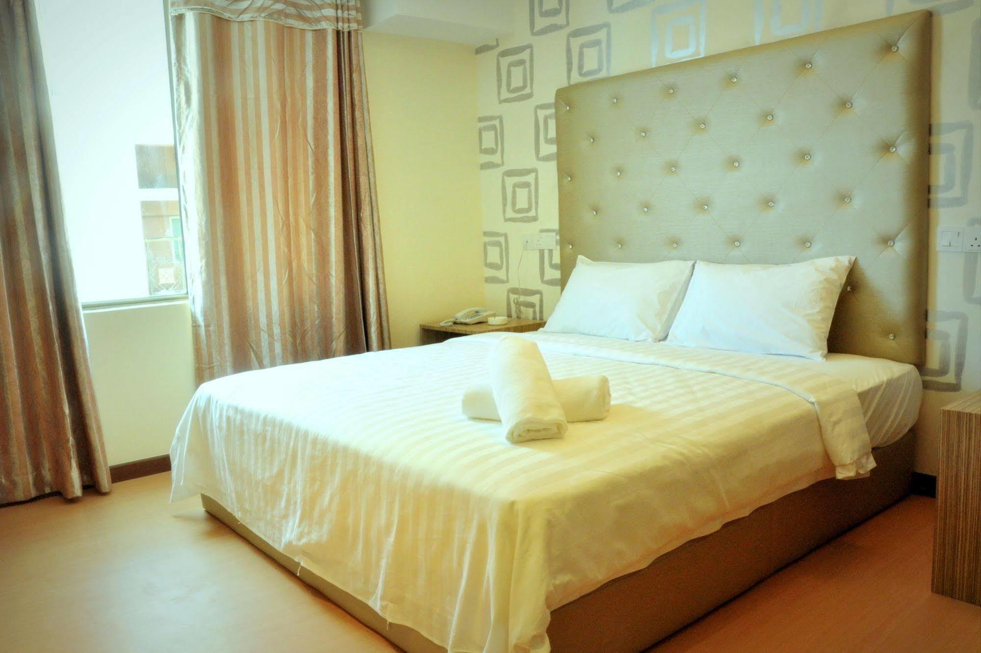 Ease Hotel Kota Kinabalu Kültér fotó
